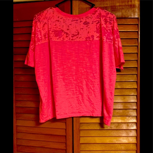 💞 Large Pink ( Pink Rose) Crop Top 💞 - Picture 2 of 2